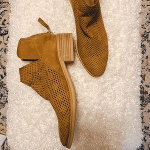 Dolce Vita Booties